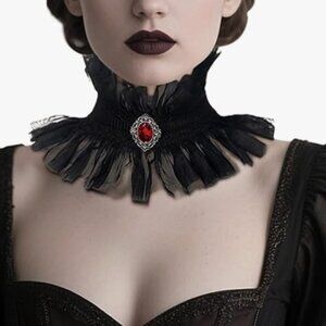 NEW! Queen's Gothic Ruffle Collar